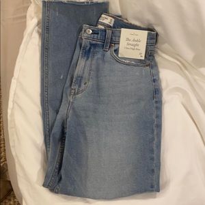 A&F Curve Love Ultra High Rise Ankle Straight